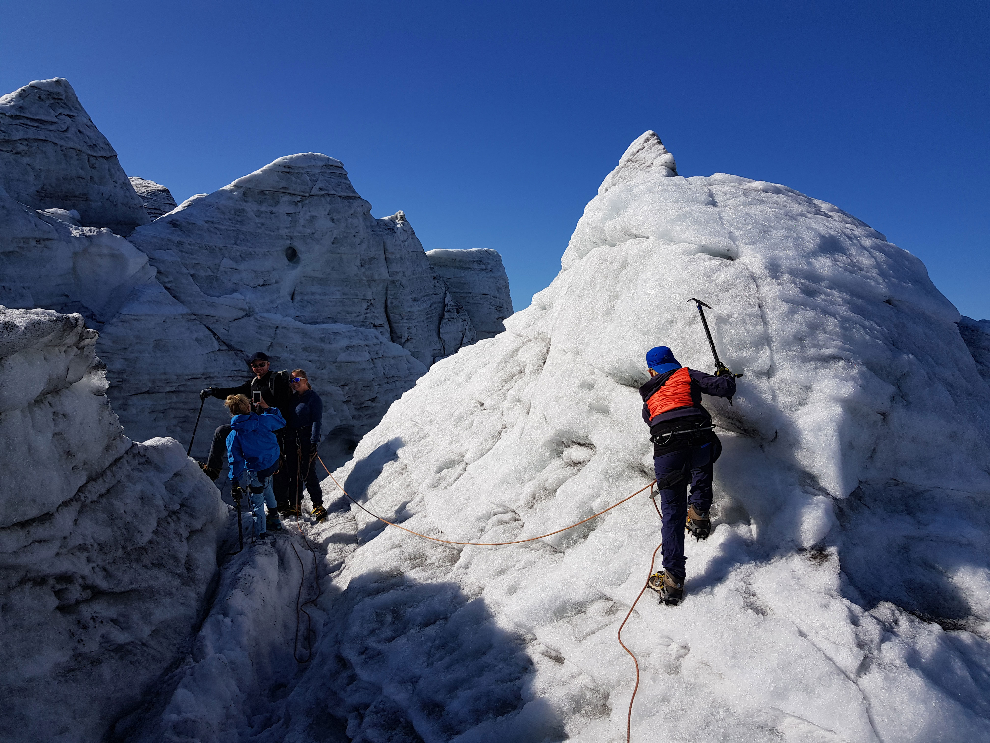 Geführte Gletscherwanderung auf dem Buarbreen Gletscher - Hardanger Breføring